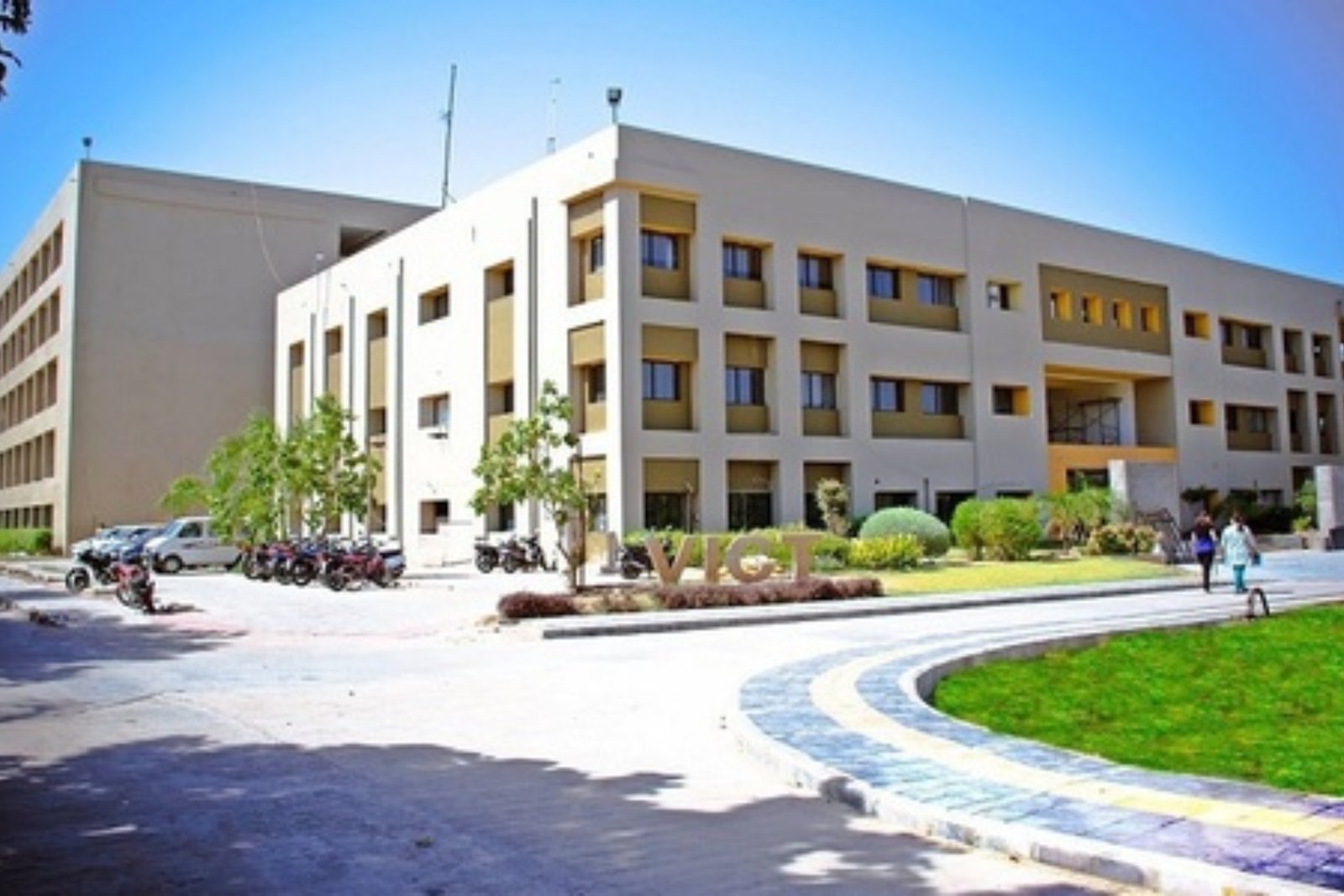 Aarihant Homoeopathic Medical College 2