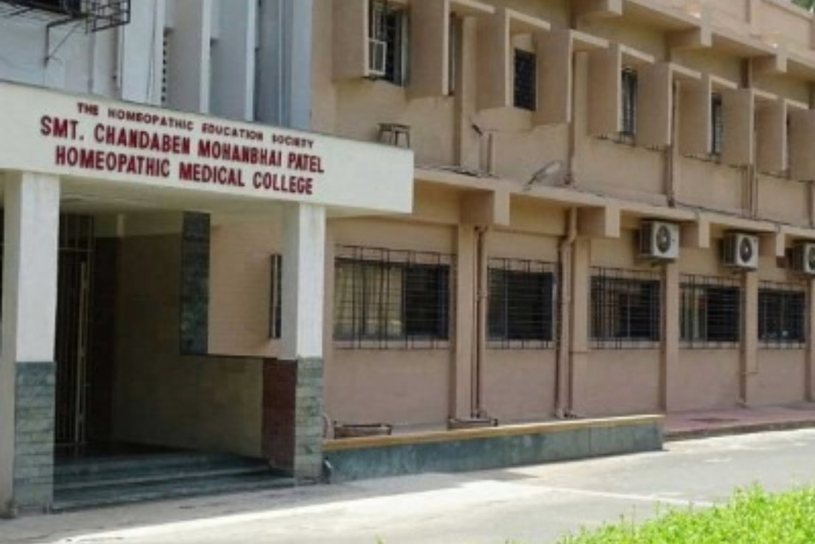 Smt. Chandaben Mohanbhai Patel Homoeopathic Medical College